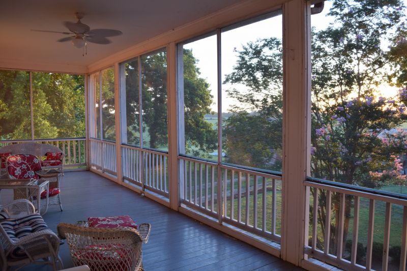Sunroom with Screened Area